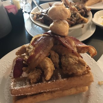Maple Leaf Diner - Chicken and waffles - American Near Me - Dallas, Texas Maple Leaf Diner - Chicken and waffles - American Near Me - Dallas, Texas