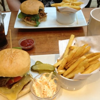 Lead Station - Cheeseburger and pulled pork sandwich - British Near Me - Manchester, XGM Lead Station - Cheeseburger and pulled pork sandwich - British Near Me - Manchester, XGM