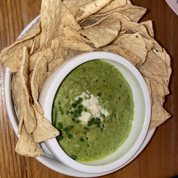 Earls Kitchen + Bar - Warm Spinach and 3 Cheese Dip - New American Near Me - Miami, Florida Earls Kitchen + Bar - Warm Spinach and 3 Cheese Dip - New American Near Me - Miami, Florida