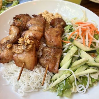 Meekong Bar - Grilled Satay Chicken bowl - Vietnamese Near Me - Seattle, Washington