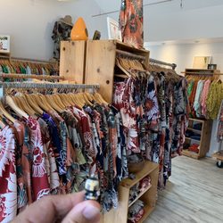 Manuheali'i - Tops, dresses, accessories, men, and children's choices