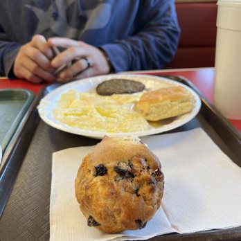 Dallas Famous Chicken and Biscuits - Southern Near Me - Apex, North Carolina