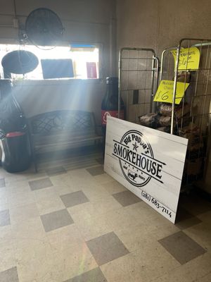 Big Pappa’s Smokehouse & More by null