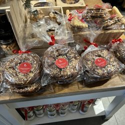 Première Moisson - Holiday specialty cake