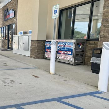 90 Express - Outside front - Gas Stations Near Me - Biloxi, Mississippi