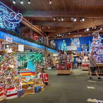 Bronner’s CHRISTmas Wonderland - Home Decor Near Me - Frankenmuth, Michigan