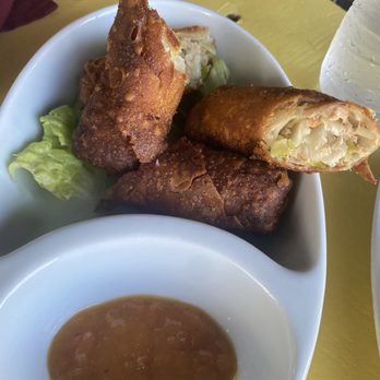 Mamacita's Restaurant and Bar - egg roll - Seafood Near Me - Culebra, Puerto Rico