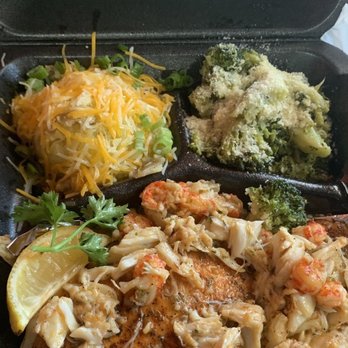 AJ’s Jazzy Grill - Grilled Salmon with shrimps & crabmeat, Cheesy potatoes and broccoli - Seafood Near Me - New Orleans, Louisiana