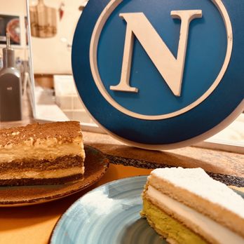 Atmosphere - Tiramisu & Pistachio cake - Italian Near Me - Sarasota, Florida
