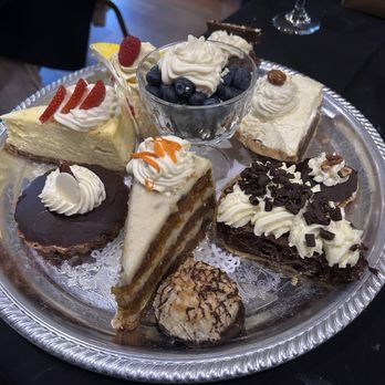 Lake Elmo Inn - desserts - American Near Me - Lake Elmo, Minnesota