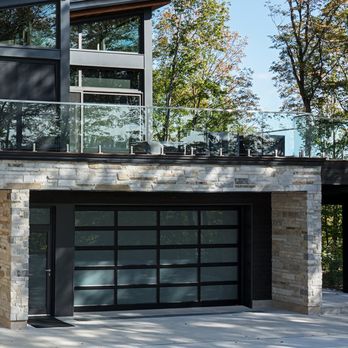 Raynor Door Sales - Garage Door Services Near Me - Easthampton, Massachusetts