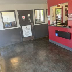Jiffy Lube - Lobby