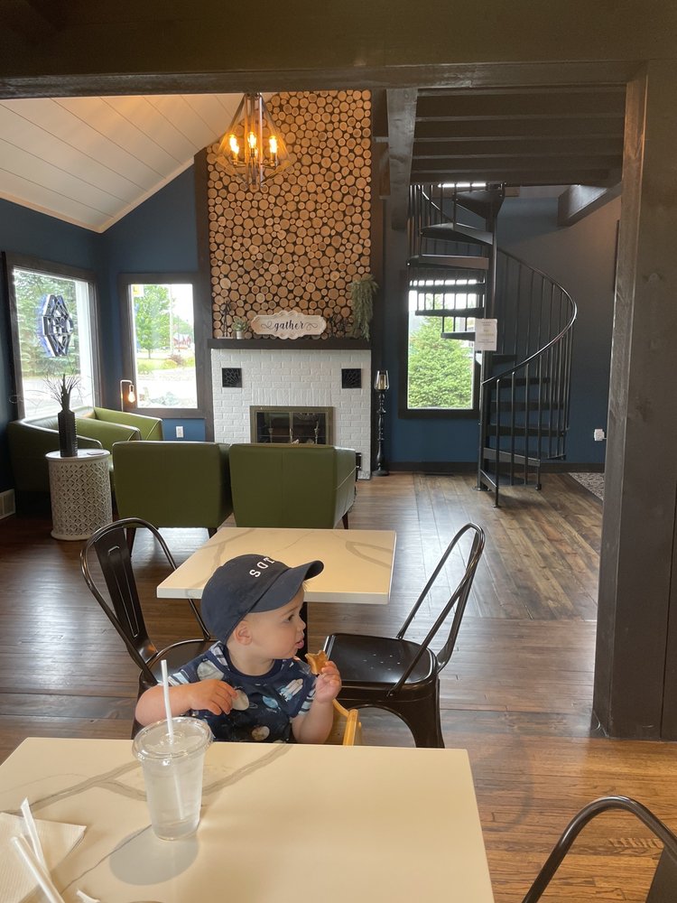 Chattering Squirrel Coffee Logo