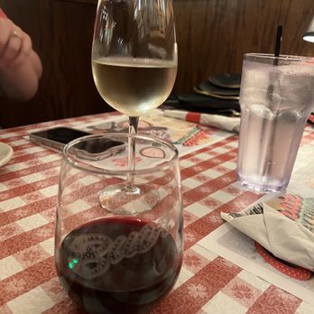 Buca di Beppo Italian Restaurant - Louis Martini Cabernet Sauvignon & Seven Daughter Moscato - Italian Near Me - Lombard, Illinois Buca di Beppo Italian Restaurant - Louis Martini Cabernet Sauvignon & Seven Daughter Moscato - Italian Near Me - Lombard, Illinois
