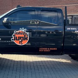 Johnny Junk It - Choosing Johnny Junk it, means choosing a professional dedicated to excellent service. With experience in the junk removal industry,