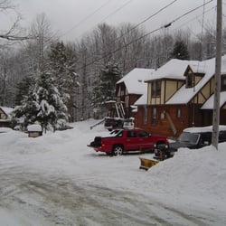 Stone Mountain Chalet Lodging - Cozy in the Winter!