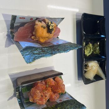 Temaki Bar - Special toro hand roll with uni and caviar and spicy tuna hand roll - Sushi Bars Near Me - San Jose, California Temaki Bar - Special toro hand roll with uni and caviar and spicy tuna hand roll - Sushi Bars Near Me - San Jose, California