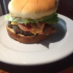 Wunderbar Sports Bar & Grill - Awesome Burgers