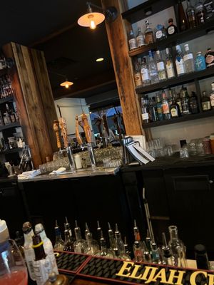 Finch & Fifth by null