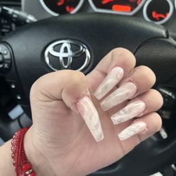 An $85 set Smdh this isn't even worth $25 cuticles are full of glue and acrylic.