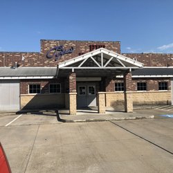 Lyndon's Pit Bar-B-Q - Open?
