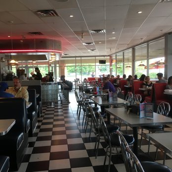 Mel's Diner - Breakfast & Brunch Near Me - Kitchener, Ontario