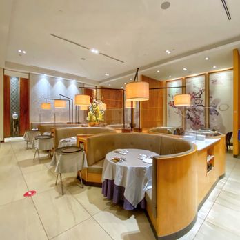 Yu Seafood - Yu Seafood - main dining area in the spacious restaurant - Seafood Near Me - Richmond Hill, Ontario