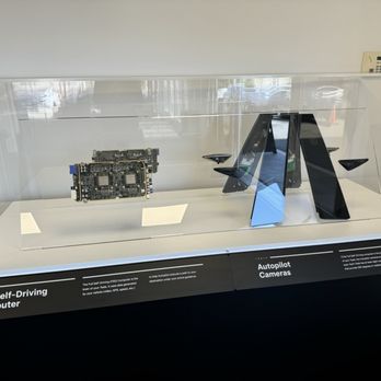 Tesla - Full Self-Driving Computer & Autopilot Cameras - Car Dealers Near Me - Long Beach, California