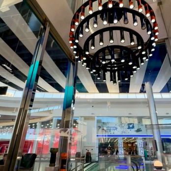 Olight - The Seeker 4 Pro flashlight chandelier - Electronics Near Me - Las Vegas, Nevada