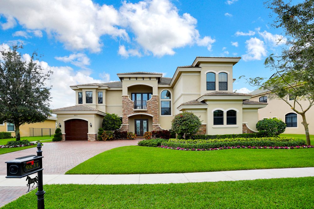 TARYN PISANESCHITHE KEYES COMPANY REALTORS 125 Worth Ave, Palm Beach