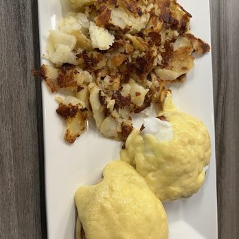 Luigi’s Grill - Eggs Benedict - Seafood Near Me - Fraser, Michigan Luigi’s Grill - Eggs Benedict - Seafood Near Me - Fraser, Michigan