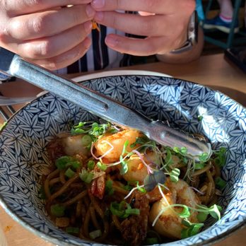 Mott St - Everything Garlic Shrimp & Noodles* - Asian Fusion Near Me - Chicago, Illinois