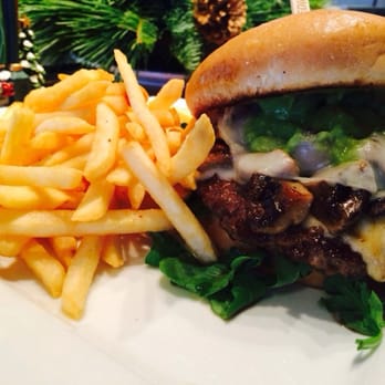 Nichols West - Nicholas burger with avocado, mushrooms and arugula - New American Near Me - Congress, Arizona
