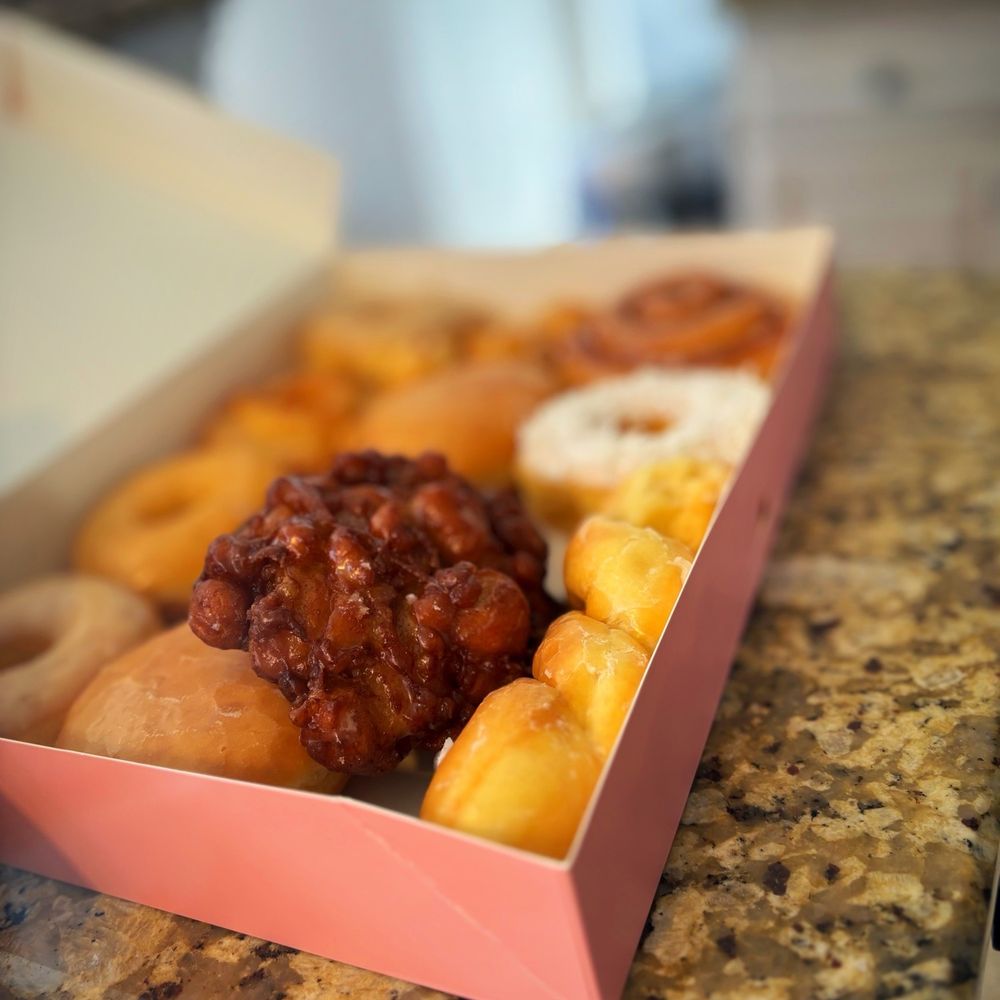 Marietta Donuts - Specialty Donuts mixed - Donuts Near Me - Marietta, Georgia Marietta Donuts - Specialty Donuts mixed - Donuts Near Me - Marietta, Georgia