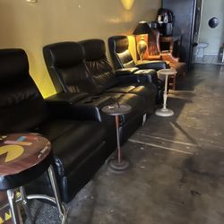 Legacy Brothers Cigars - Nice comfortable place to enjoy a cigar