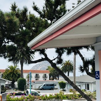 Sundown Inn - View from outside - Hotels Near Me - Morro Bay, California