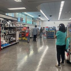 Walgreens - Line forming because manager won't come after called 7 times on loud speaker.