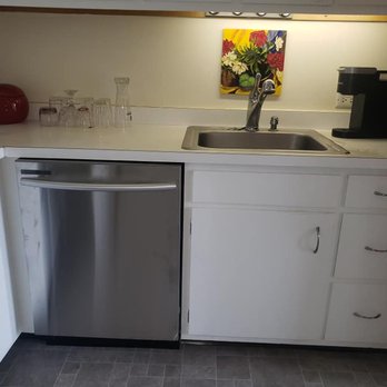 Higher Point General Contracting - a clean kitchen - General Contractors Near Me Higher Point General Contracting - a clean kitchen - General Contractors Near Me