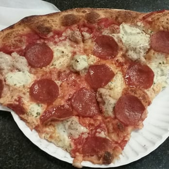 Ernesto's - Chicken Roni Ricotta - Pizza Near Me - Boston, Massachusetts Ernesto's - Chicken Roni Ricotta - Pizza Near Me - Boston, Massachusetts