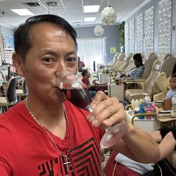 Hot Nails & Spa
