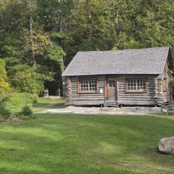Parc Hendrick - Another community building, log cabin at Parc Hendrick