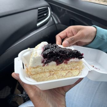 Motown Deli - Blueberry cheesecake - Food Trucks Near Me - Detroit, Michigan