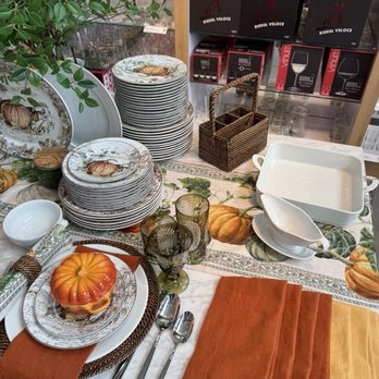 Williams Sonoma - Furniture Stores Near Me - Salem, New Hampshire Williams Sonoma - Furniture Stores Near Me - Salem, New Hampshire