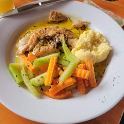 Sunny Land Tours, Inc - We didn't go hungry.
