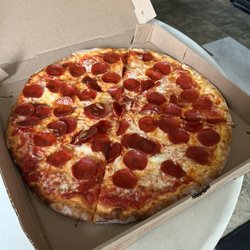 New York Pizza - Pepperoni pie