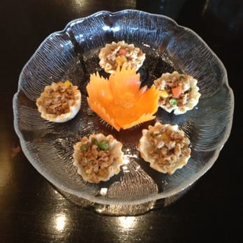 Hello Sushi Bar and Thai - Kra Tong Thong (spiced ground chicken in crispy basket) - Sushi Bars Near Me - Chicago, Illinois