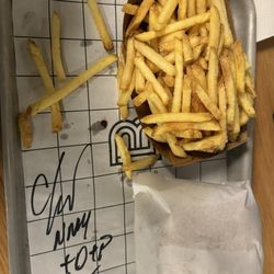 Bunsen - Burger and show string fries