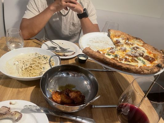Sunnyside Pizzeria by null