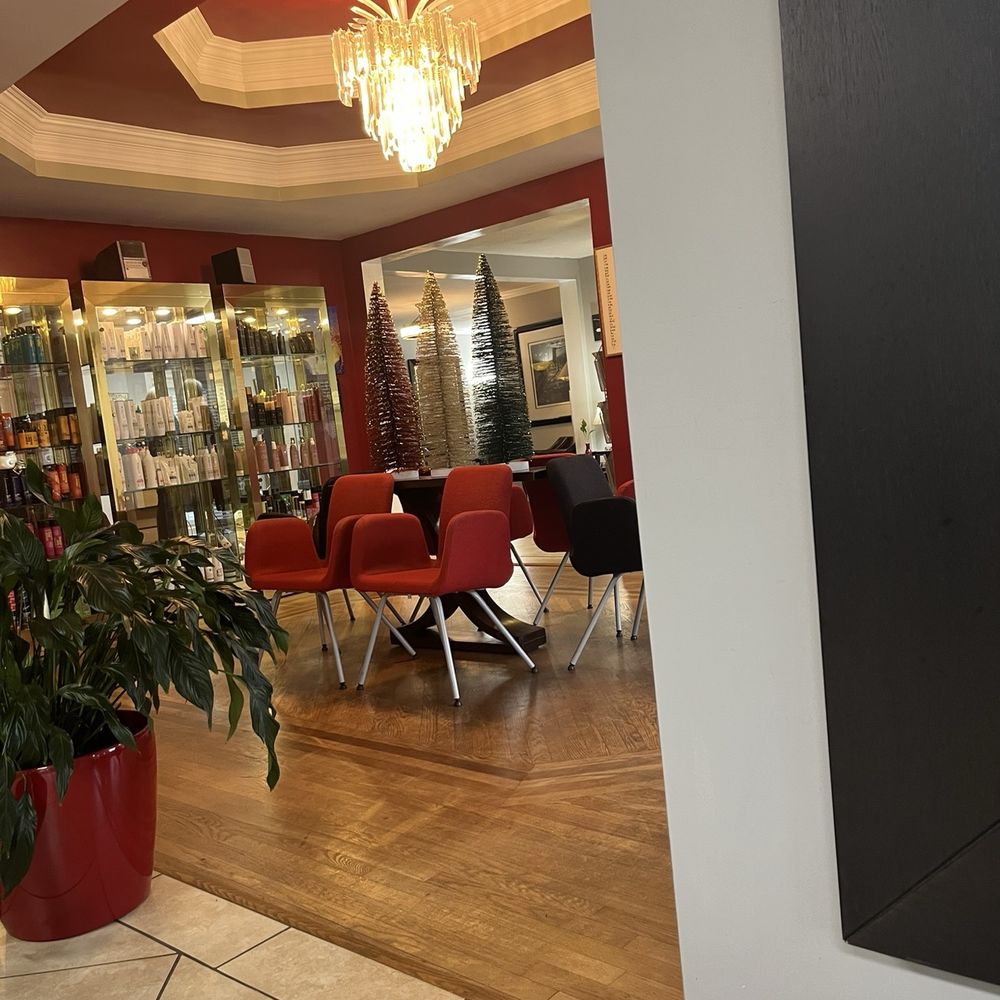 Stephen Harvey Salon - Adorable Salon Atmosphere - Hair Salons Near Me - Tucker, Georgia Stephen Harvey Salon - Adorable Salon Atmosphere - Hair Salons Near Me - Tucker, Georgia