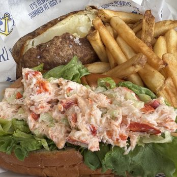 Iggy's Boardwalk - Cold Lobster Roll - Seafood Near Me - Warwick, Rhode Island
